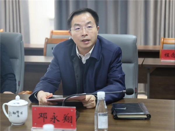 市委常委、常務(wù)副市長鄧永翔現(xiàn)場調(diào)研城投集團(tuán)產(chǎn)業(yè)項(xiàng)目