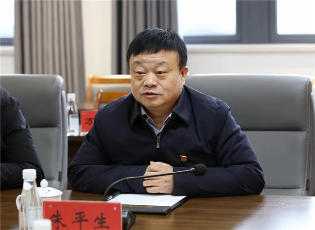 市國(guó)資委黨委書記、主任朱平生帶隊(duì)走訪慰問城投集團(tuán)