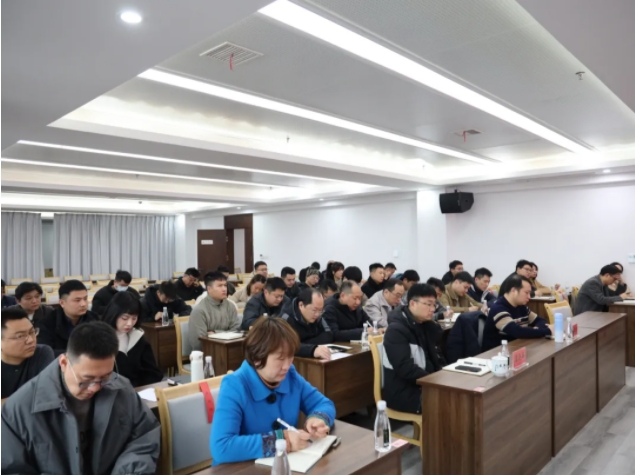 市城投集團(tuán)召開(kāi)違規(guī)套取資金問(wèn)題專(zhuān)項(xiàng)整治暨國(guó)有、集體資產(chǎn)違規(guī)轉(zhuǎn)租問(wèn)題專(zhuān)項(xiàng)治理工作推進(jìn)會(huì)